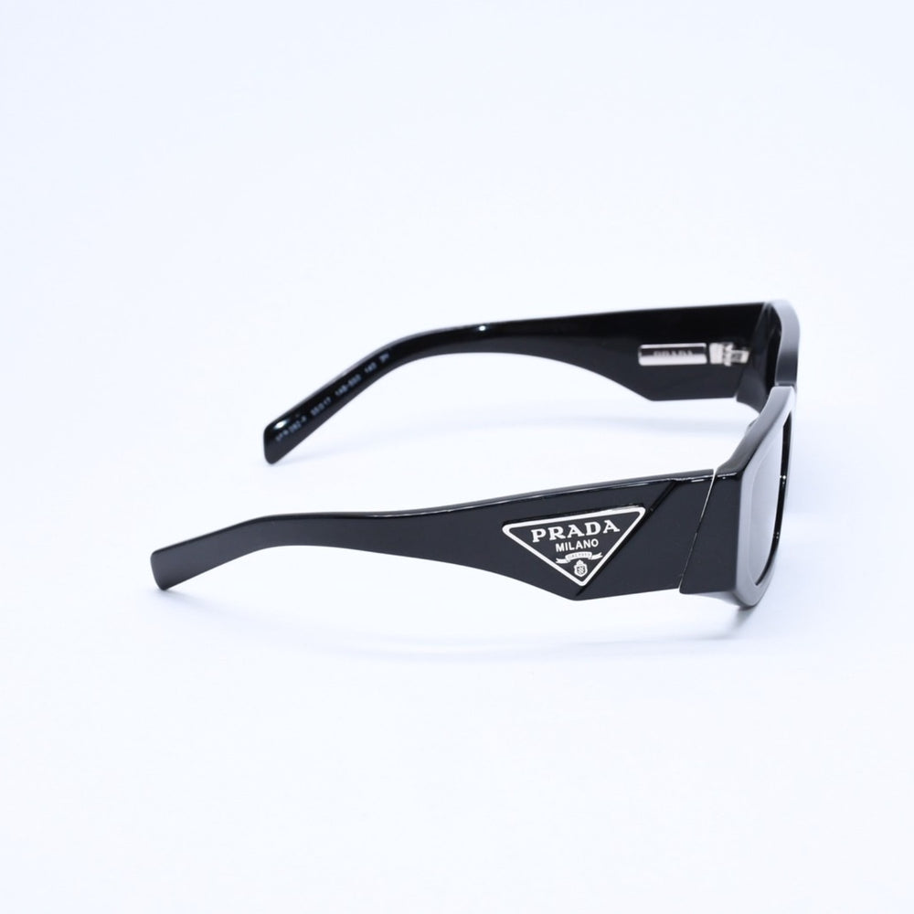 極美品 PRADA プラダ サングラス アイウェア トライアングルロゴ ブラック シルバー SPR09Z-F サイズ55◻︎17 中古 4a010037