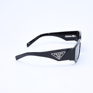 極美品 PRADA プラダ サングラス アイウェア トライアングルロゴ ブラック シルバー SPR09Z-F サイズ55◻︎17 中古 4a010037