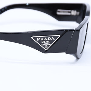 極美品 PRADA プラダ サングラス アイウェア トライアングルロゴ ブラック シルバー SPR09Z-F サイズ55◻︎17 中古 4a010037
