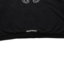 画像をギャラリービューアに読み込む, CHROME HEARTS クロムハーツ ホースシュー&amp;フローラルクロスプルオーバーパーカー ホースシューロゴ フローラルクロスロゴ スクロールラベルロゴ XXLサイズ パーカー SW 美品 中古 4a003221