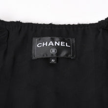 画像をギャラリービューアに読み込む, 極美品 CHANEL シャネル ファンシーツイード エンブロイダリージャケット P78236 ココマーク カシミヤ生地 フラワー刺繍 ブラック 50サイズ アウター リボンタイ 中古 4b012744
