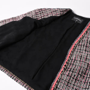 極美品 CHANEL シャネル ファンシーツイード ノーカラージャケット P70540 ココマーク ウェビングトリム ホワイト ブラック ピンク メンズ 中古 4b012741
