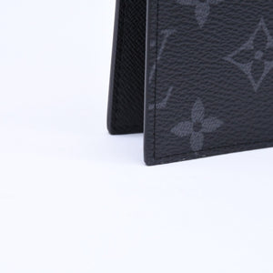 新品未使用品 LOUIS VUITTON ルイヴィトン モノグラムエクリプス クーヴェルテュール パスポールMM M64501 パスポートケース ブラック 中古 4a006609