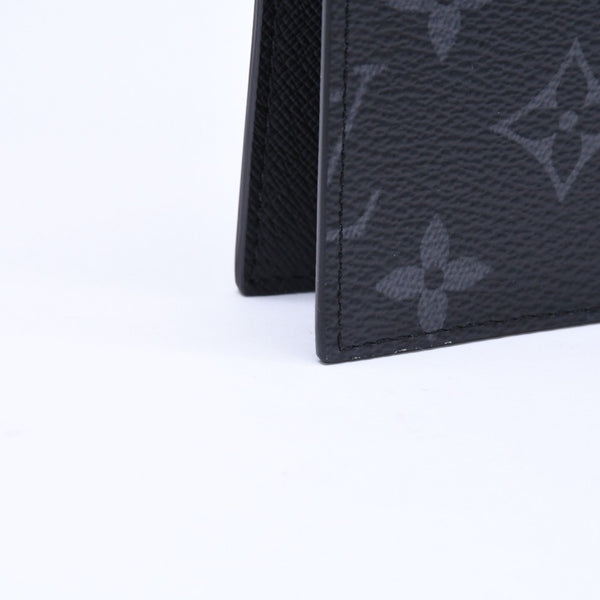 新品未使用品 LOUIS VUITTON ルイヴィトン モノグラムエクリプス クーヴェルテュール パスポールMM M64501 パスポートケース ブラック 中古 4a006609