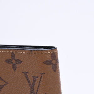 新品未使用品 LOUIS VUITTON ルイヴィトン モノグラムリバース クーヴェルテュールパスポール M26571 ブラウン 中古 4a006623