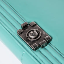 画像をギャラリービューアに読み込む, CHANEL シャネル ボーイシャネル ラージ チェーンショルダーバッグ 21番台 ココマーク カーフスキン ターコイズ 美品 中古 4a001979