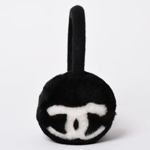 Load image into Gallery viewer, 極美品 CHANEL シャネル COCO NEIGE ココ ネージュ イヤーマフ ココマーク シアリング ブラック ホワイト 中古 4b013341