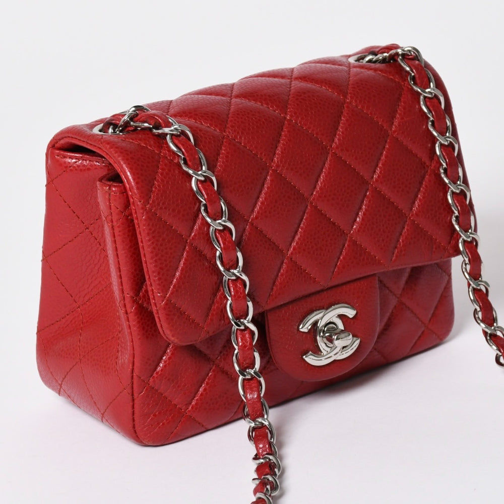 Very Good Condition CHANEL Mini Matelasse 16 S Flap S Chain Shoulder Bag A35200 16th Series Coco Mark Caviar Skin SV Metal Fittings Used 4a002002