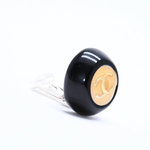 Very good condition CHANEL Coco mark earrings Weight approx. 10.27g 96P stamp Resin metal White Black Bicolor Binaural Used 4c070649