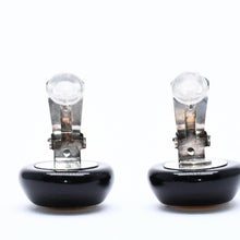 画像をギャラリービューアに読み込む, 極美品 CHANEL シャネル ココマーク イヤリング 重量約10.27g 96P刻印 樹脂系 メタル ホワイト ブラック バイカラー 両耳用 中古 4c070649
