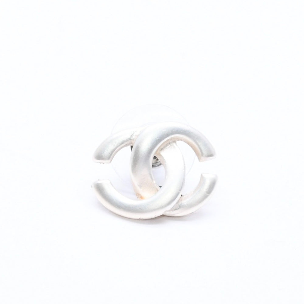 極美品 CHANEL シャネル ピアス ココマーク シルバー ホワイト 01 A刻印 フランス製 片耳 重量約1.46g 中古 4c061142