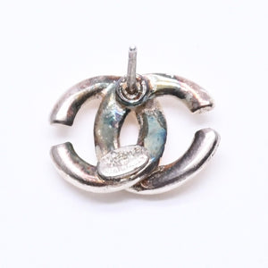 Very Good Condition CHANEL Earrings Coco Mark Silver White 01 A Stamp Made in France One Ear Weight Approx. 1.46g Used 4c061142