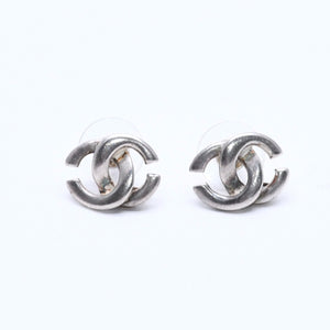 CHANEL シャネル ココマーク ピアス アクセサリー 重量約2.97g 01A刻印 メタル シルバー 両耳用 美品 中古 4c073142