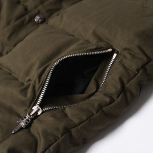 新品未使用 CHROME HEARTS クロムハーツ ダウンジャケット マルチカラークロスパッチ ダガージップ クロスボールボタン カーキ サイズM 中古 4c070379