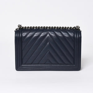 極美品 CHANEL シャネル ボーイシャネル チェーンショルダーバッグ 21番台 V字ステッチ シェブロン ココマーク ラムスキン 2way 中古 4a006435