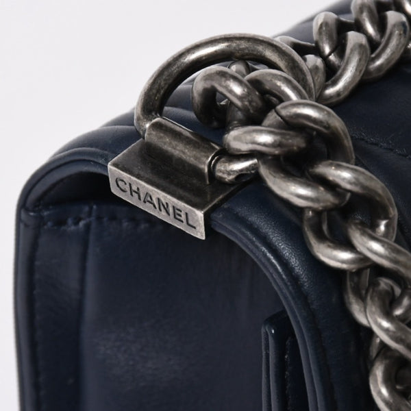 極美品 CHANEL シャネル ボーイシャネル チェーンショルダーバッグ 21番台 V字ステッチ シェブロン ココマーク ラムスキン 2way 中古 4a006435