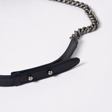 Load the image into the gallery viewer. 極美品 CHANEL シャネル ボーイシャネル チェーンショルダーバッグ 21番台 V字ステッチ シェブロン ココマーク ラムスキン 2way 中古 4a006435