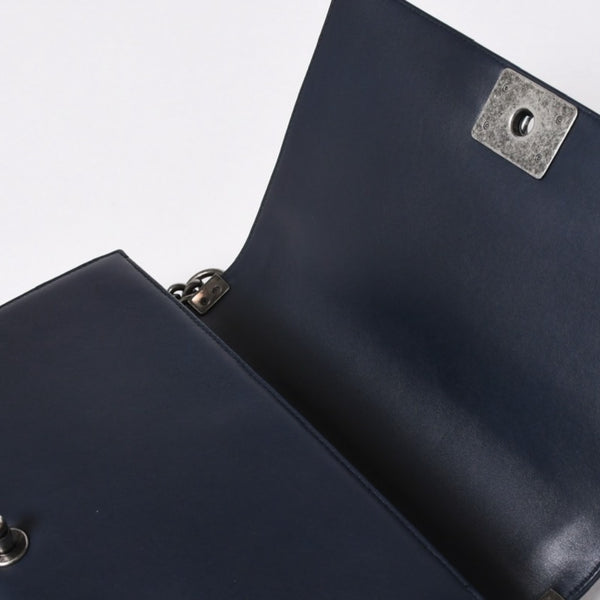 極美品 CHANEL シャネル ボーイシャネル チェーンショルダーバッグ 21番台 V字ステッチ シェブロン ココマーク ラムスキン 2way 中古 4a006435