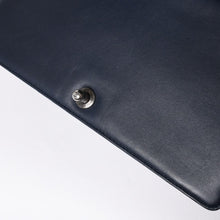 Load the image into the gallery viewer. 極美品 CHANEL シャネル ボーイシャネル チェーンショルダーバッグ 21番台 V字ステッチ シェブロン ココマーク ラムスキン 2way 中古 4a006435