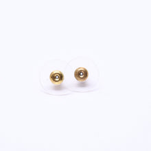 Load image into Gallery viewer, 極美品 CHANEL シャネル ココマーク ピアス 重量約5.11g D22A刻印 樹脂系 メタル GP ゴールド ブラック 両耳用 中古 4c073157
