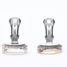 Load image into Gallery viewer, 極美品 CHANEL シャネル ココマーク イヤリング 重量約16.22g 97P刻印 樹脂系 メタル オーロラ クリア シルバー 両耳用 中古 4c068849