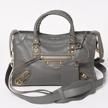 Load image into Gallery viewer, 極美品 BALENCIAGA バレンシアガ メタリック エッジ シティ ハンドバッグ 2WAY 432831 レザー グレー ゴールド金具 中古 4a003516