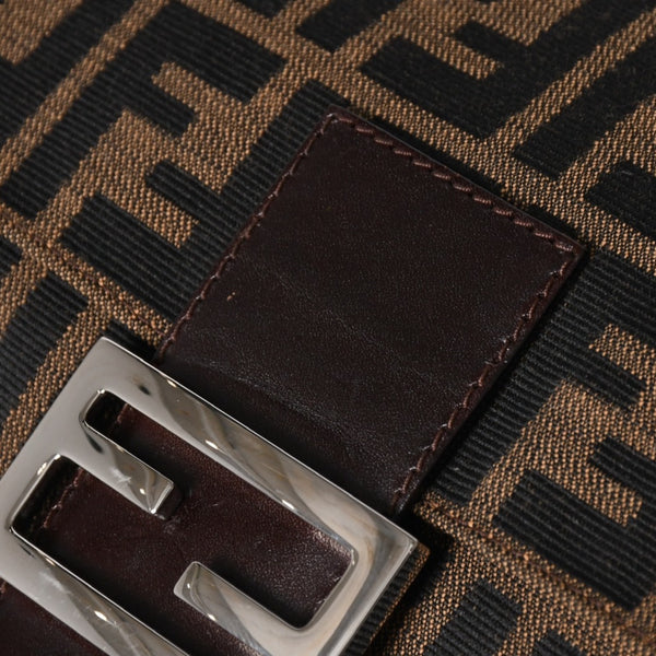 極美品 FENDI フェンディ ズッカ柄 マンマバケット ショルダーバッグ キャンバス レザー ブラウン FFバックル シルバー金具 中古 4a008322