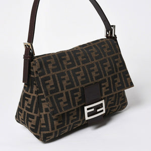 極美品 FENDI フェンディ ズッカ柄 マンマバケット ショルダーバッグ キャンバス レザー ブラウン FFバックル シルバー金具 中古 4a008322