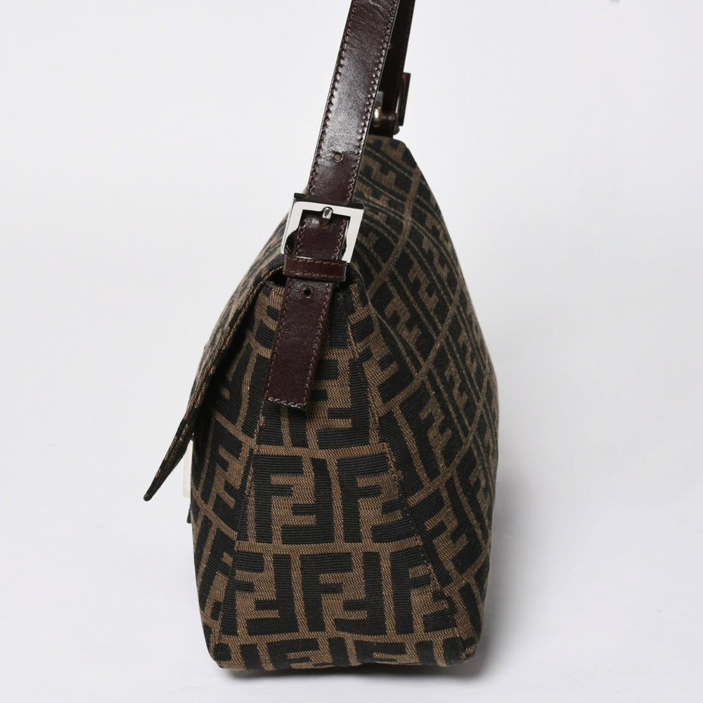 極美品 FENDI フェンディ ズッカ柄 マンマバケット ショルダーバッグ キャンバス レザー ブラウン FFバックル シルバー金具 中古 4a008322