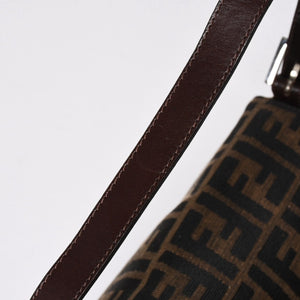 極美品 FENDI フェンディ ズッカ柄 マンマバケット ショルダーバッグ キャンバス レザー ブラウン FFバックル シルバー金具 中古 4a008322
