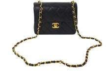 Load image into Gallery viewer, CHANEL シャネル ミニマトラッセ18 チェーンショルダーバッグ ラムスキン ブラック 1番台 中古 4b000011