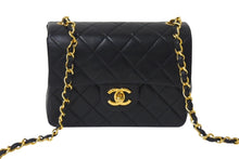 Load image into Gallery viewer, CHANEL シャネル ミニマトラッセ18 チェーンショルダーバッグ ラムスキン ブラック 1番台 中古 4b000011