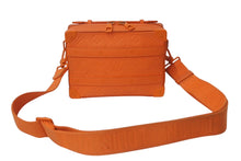 Load image into Gallery viewer, LOUIS VUITTON ルイヴィトン ハンドル ソフトトランク ショルダーバッグ M20956 トリヨンレザー オレンジ 美品 中古 4b000019