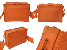 Load image into Gallery viewer, LOUIS VUITTON ルイヴィトン ハンドル ソフトトランク ショルダーバッグ M20956 トリヨンレザー オレンジ 美品 中古 4b000019