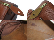 Load image into Gallery viewer, LOUIS VUITTON ルイヴィトン ハンドバッグ スピーディ25 M43003 ゴールド金具 ブラウン エピレザー 中古 4b000021