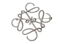 画像をギャラリービューアに読み込む, 極美品 LOEWE ロエベ アナグラム ブローチ メタル ゴールド アクセサリー ロゴ 111.25.020 中古 4b000036