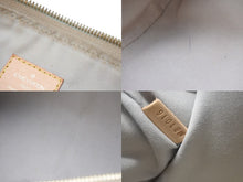 Load image into Gallery viewer, LOUIS VUITTON ルイヴィトン パピヨン ミロワール モノグラム ゴールド ハンドバック M95270 中古 4b000070