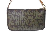 Load image into Gallery viewer, LOUIS VUITTON ルイヴィトン ポシェットアクセソワールモノグラムグラフィティ M92191 ハンドバッグ カーキ 美品 中古 4b000109