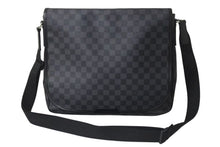 画像をギャラリービューアに読み込む, 極美品 LOUIS VUITTON ルイヴィトン ダニエルGM ショルダーバック N58033 ダミエグラフィット シルバー金具 ブラック 中古 4b000121