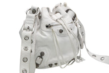 Load image into Gallery viewer, BALENCIAGA バレンシアガ ルカゴール XSバケット ショルダーバッグ 702431 ホワイト ラムスキン シルバー金具 美品 中古 4b013030