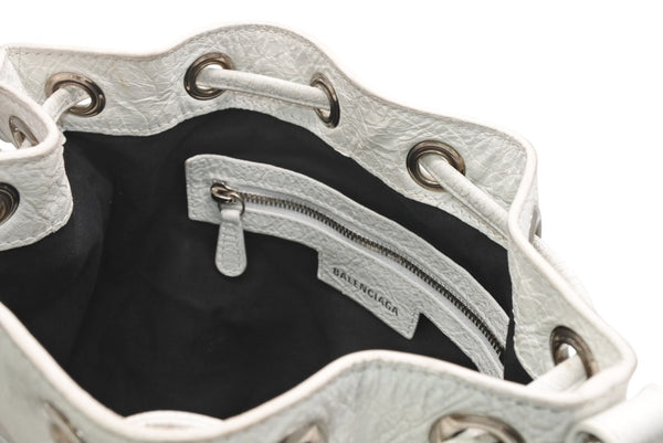 BALENCIAGA バレンシアガ ルカゴール XSバケット ショルダーバッグ 702431 ホワイト ラムスキン シルバー金具 美品 中古 4b013030