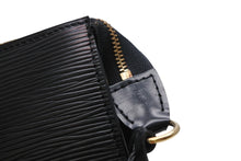 Load image into Gallery viewer, 極美品 LOUIS VUITTON ルイヴィトン ポシェット アクセソワール アクセサリーポーチ エピ M52942 ブラック ゴールド金具 中古 4b013039