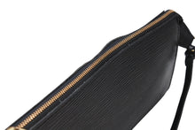 Load image into Gallery viewer, 極美品 LOUIS VUITTON ルイヴィトン ポシェット アクセソワール アクセサリーポーチ エピ M52942 ブラック ゴールド金具 中古 4b013039