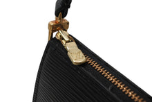 Load image into Gallery viewer, 極美品 LOUIS VUITTON ルイヴィトン ポシェット アクセソワール アクセサリーポーチ エピ M52942 ブラック ゴールド金具 中古 4b013039