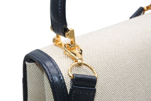 Load image into Gallery viewer, TIFFANY&amp;Co. ティファニー 2WAYバッグ キャンバス レザー ネイビー ベージュ ゴールド金具 イタリア製 美品 中古 4b012442