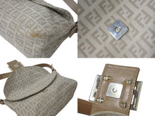 Load image into Gallery viewer, FENDI フェンディ ズッキーノ マンマバケット ハンドバッグ ワンショルダーバッグ ベージュ キャンバス 美品 中古 4b000134