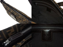 Load image into Gallery viewer, FENDI フェンディ ズッカ柄 マンマバケット ワンショルダーバッグ ブラウン キャンバス レザー シルバー金具 ロゴ 鞄 良品 中古 4b000147