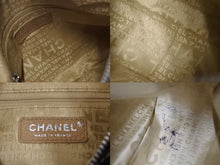 Load image into Gallery viewer, CHANEL シャネル ワンショルダーバッグ 8番台 フリンジ タッセル ココマーク ロゴ エンボス レザー ブラック シルバー金具 美品 中古 4b000149