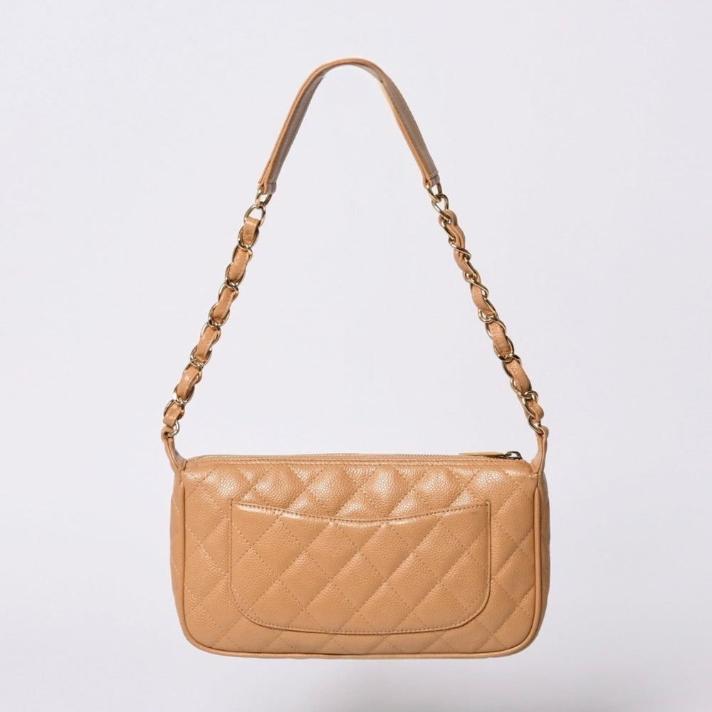 新品同様 CHANEL シャネル 月見型 ワンショルダーバッグ ポーチ キャビアスキン 9番台 ベージュ 中古 4a000151