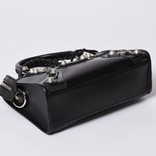 Load image into Gallery viewer, 極美品 BALENCIAGA バレンシアガ ジャイアントミニシティ ハンドバッグ ショルダーバッグ 2wayブラック 509544 シルバー金具 中古 4a000045